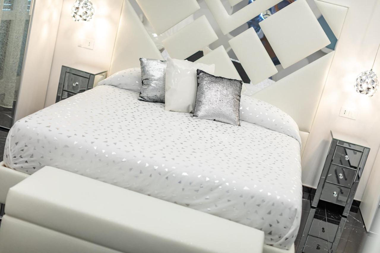 Prezioso Suites & Rooms 莱切 外观 照片