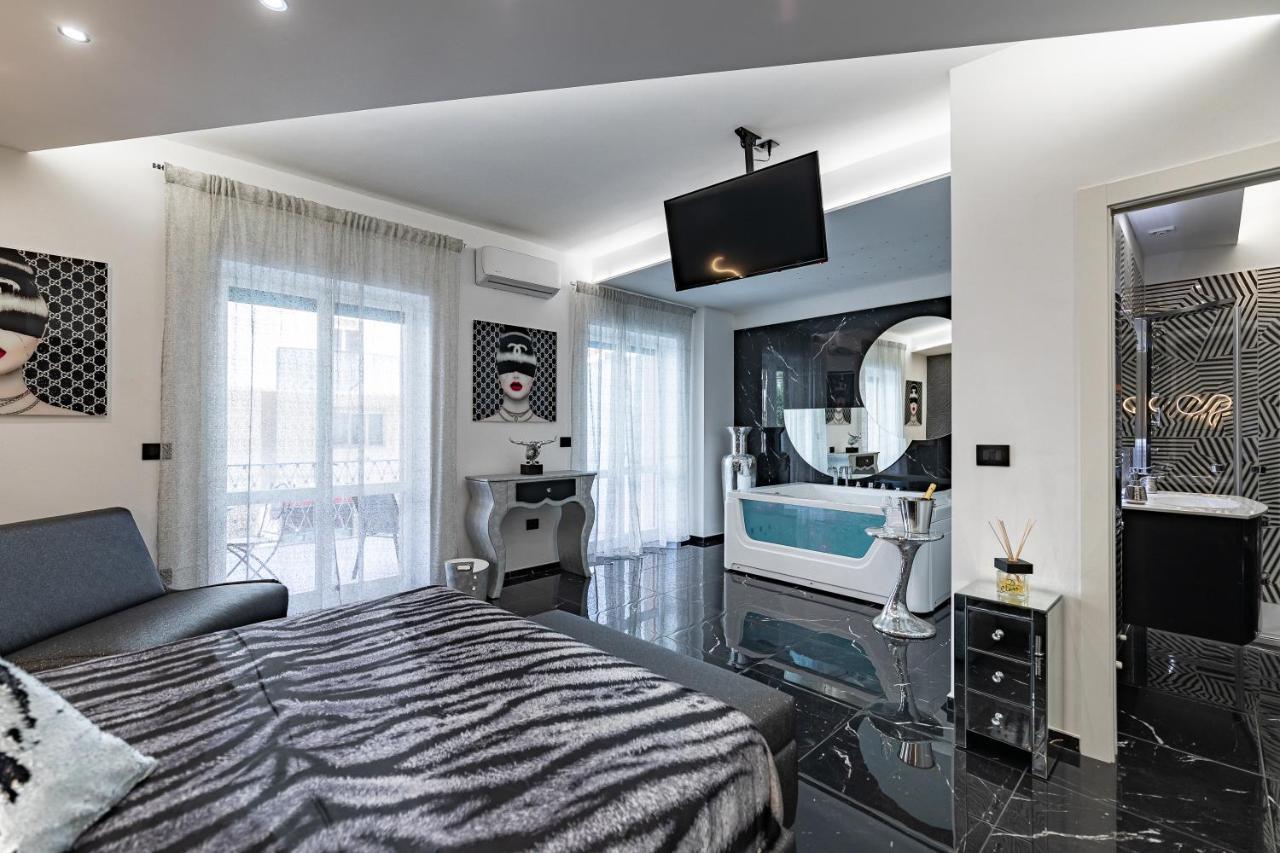 Prezioso Suites & Rooms 莱切 外观 照片