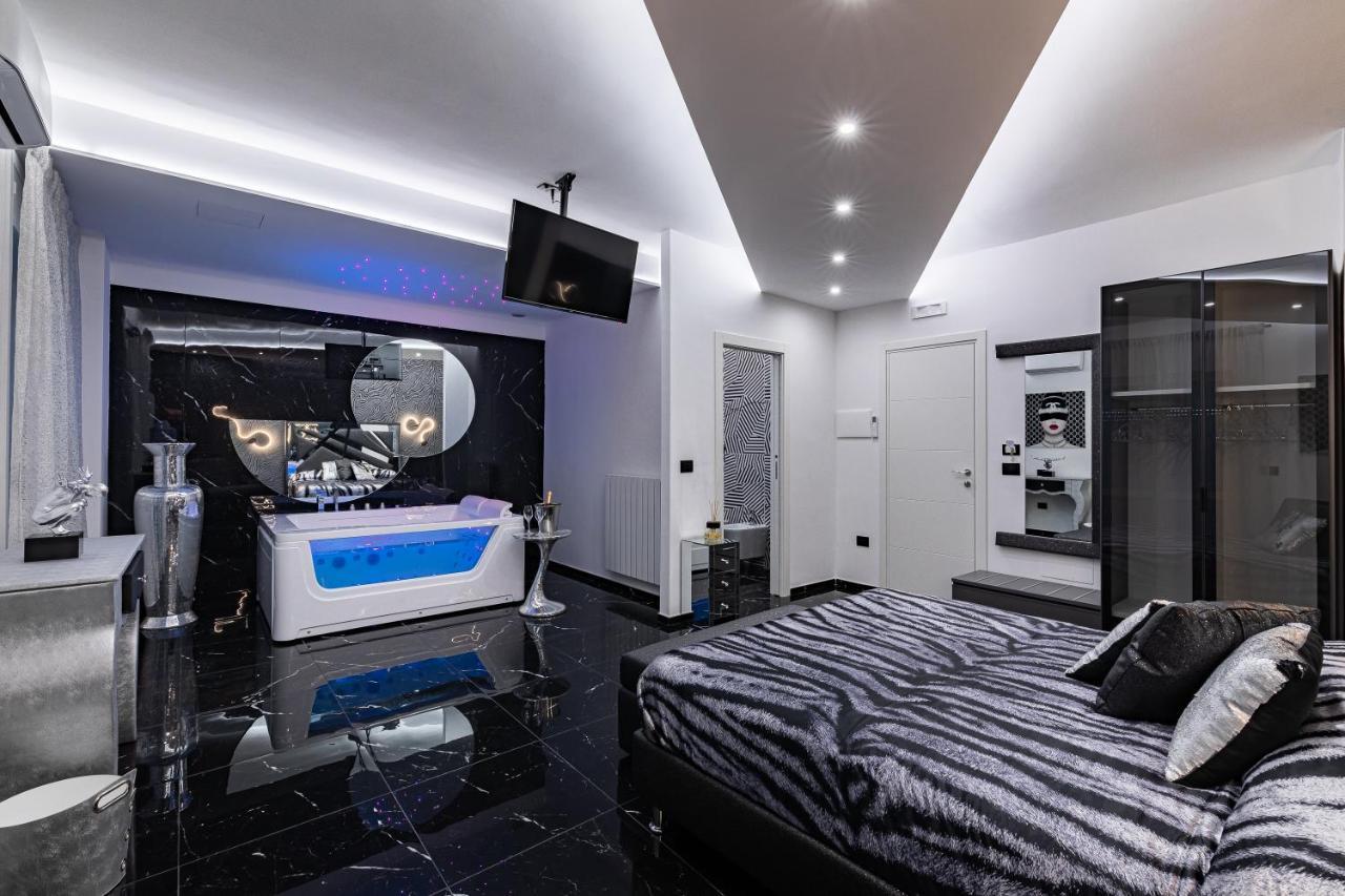 Prezioso Suites & Rooms 莱切 外观 照片