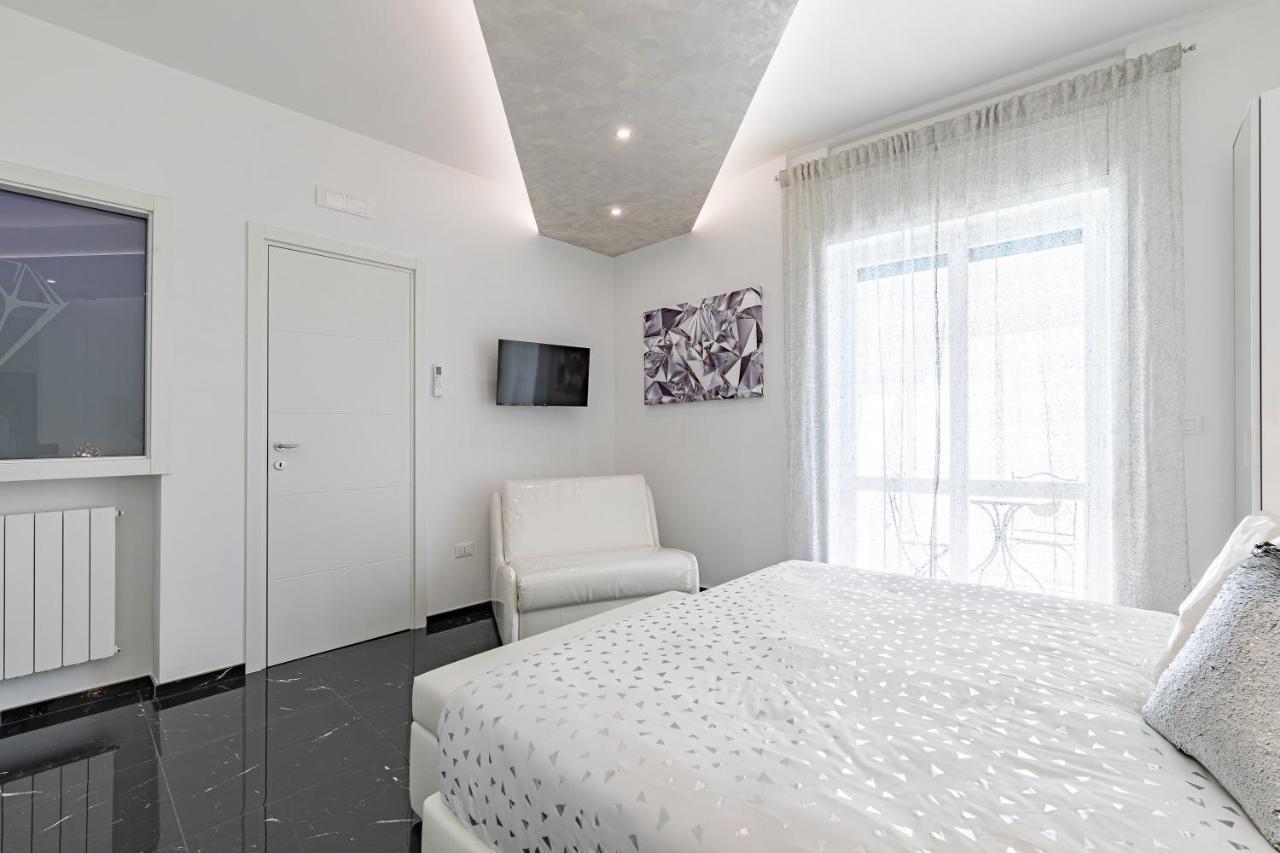 Prezioso Suites & Rooms 莱切 外观 照片