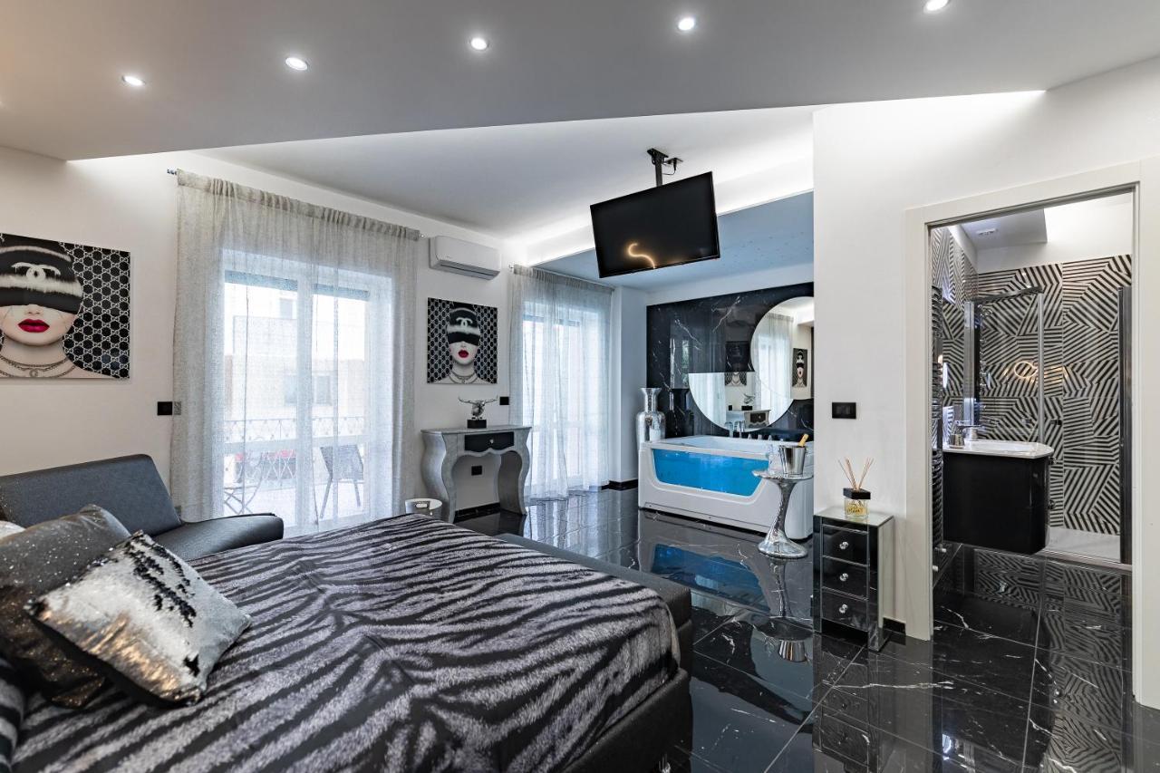Prezioso Suites & Rooms 莱切 外观 照片