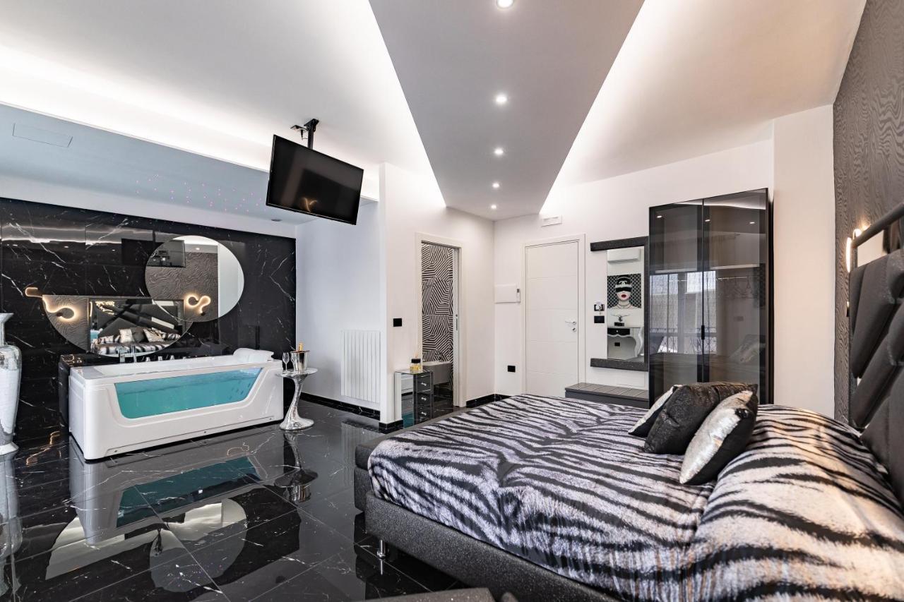 Prezioso Suites & Rooms 莱切 外观 照片