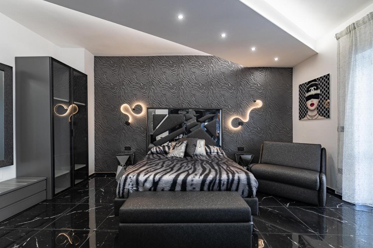 Prezioso Suites & Rooms 莱切 外观 照片