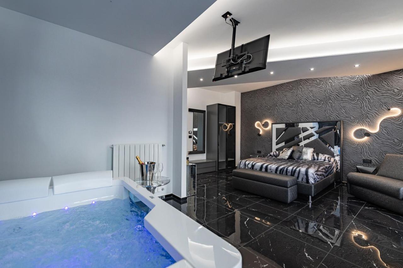 Prezioso Suites & Rooms 莱切 外观 照片