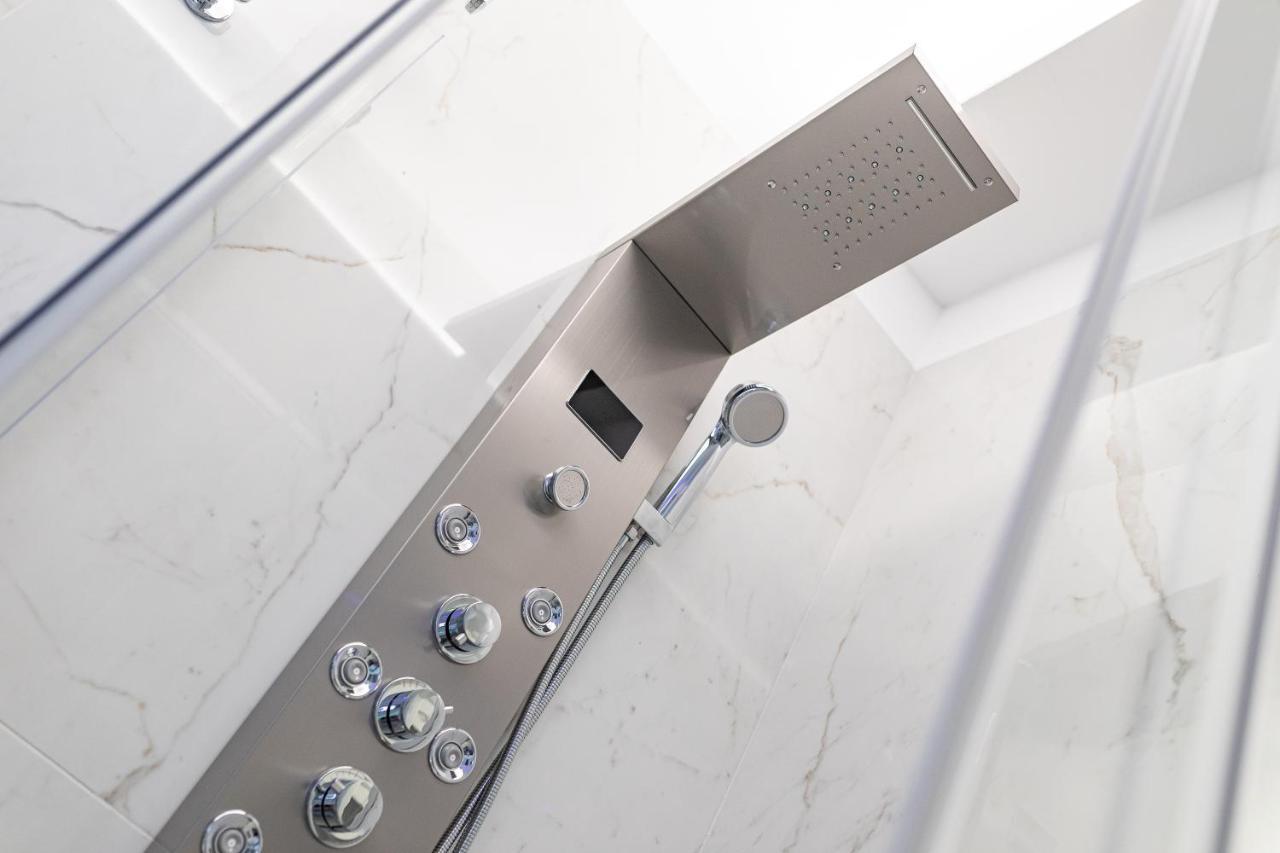 Prezioso Suites & Rooms 莱切 外观 照片