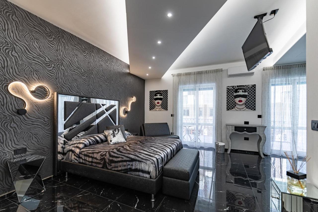 Prezioso Suites & Rooms 莱切 外观 照片